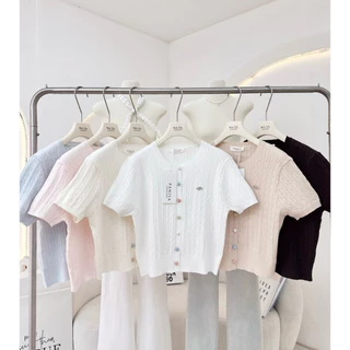 PANISA เสื้อคอกลมไหมพรมเปีย กระดุมหน้า (สาวอวบใส่ได้)
