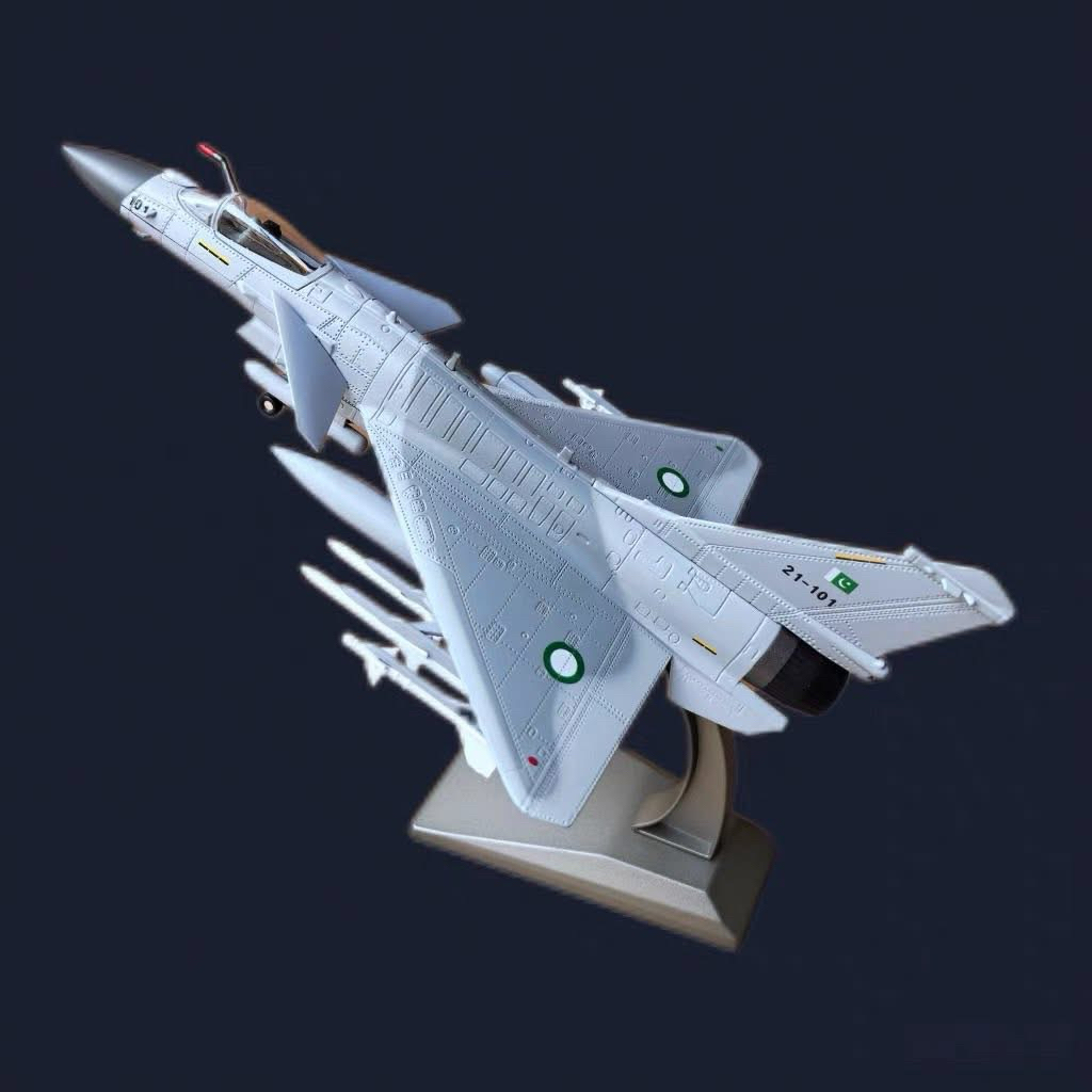 【Pre-Order】 – Diecast Model – AVIC J-10CE “Pakistan Air Force” 1:72 ✈️🇵🇰
