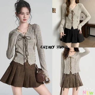 Cherry พร้อมส่ง🥐✨เสื้อคาร์ดิแกนแขนยาวคอวีผู้หญิง แต่งเซื่อกผูกสีน้ำตาลเรียบหรูงานสวยเกาหลีเสื้อแขนยาวผู้หญิง