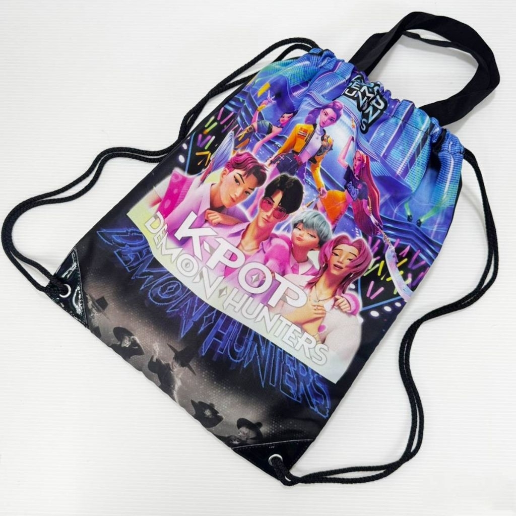 กระเป๋าถุงหูรูดใส่ชุดว่ายน้ำ หรือ เป็นเป้สะพายหลัง วัสดุกันน้ำ ขนาด 31.5*40cm ราคา 189 บาท