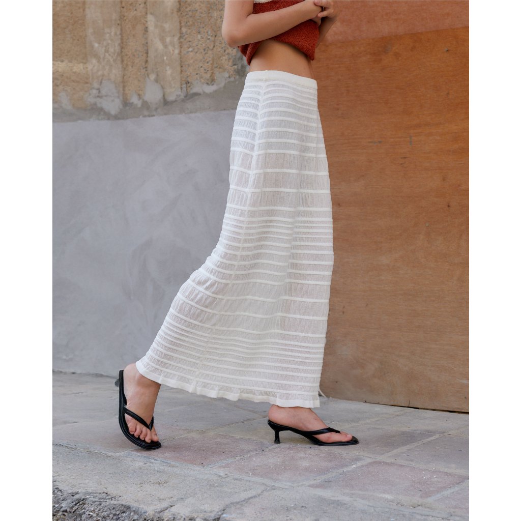 knitCircle - LAGOON Maxi Skirt (5 สี) กระโปรงยาวไหมพรม เอวยางยืด ลายทอย่นทั้งตัว เว้นช่วงกว้างสลับแคบ เนื้อผ้าโปร่ง