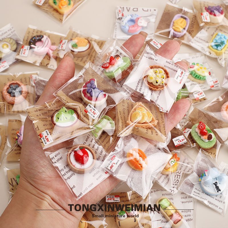 สินค้าพร้อมส่ง! ของเล่นเค้กจิ๋ว 30 ชิ้น, ของเล่นขนมปังและขนมอบ, อุปกรณ์เสริมบ้านตุ๊กตา, ของเล่นอาหารจิ๋วสมจริงบรรจุแยกชิ