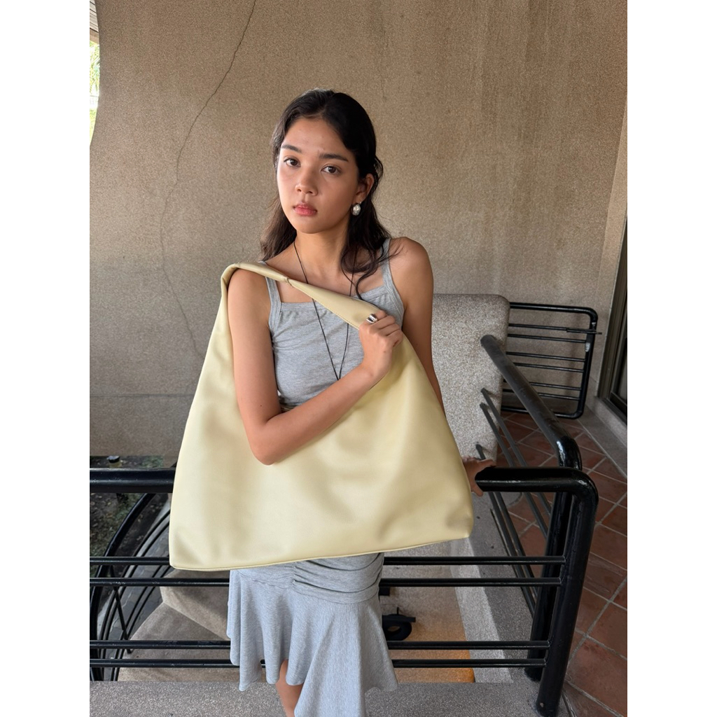 (The July Mansion) Mega Jersey Handbag กระเป๋ารุ่น Mega Jersey ใส่ Laptop ได้