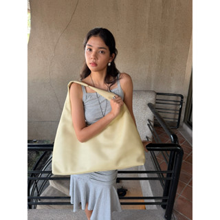 (The July Mansion) Mega Jersey Handbag กระเป๋ารุ่น Mega Jers…