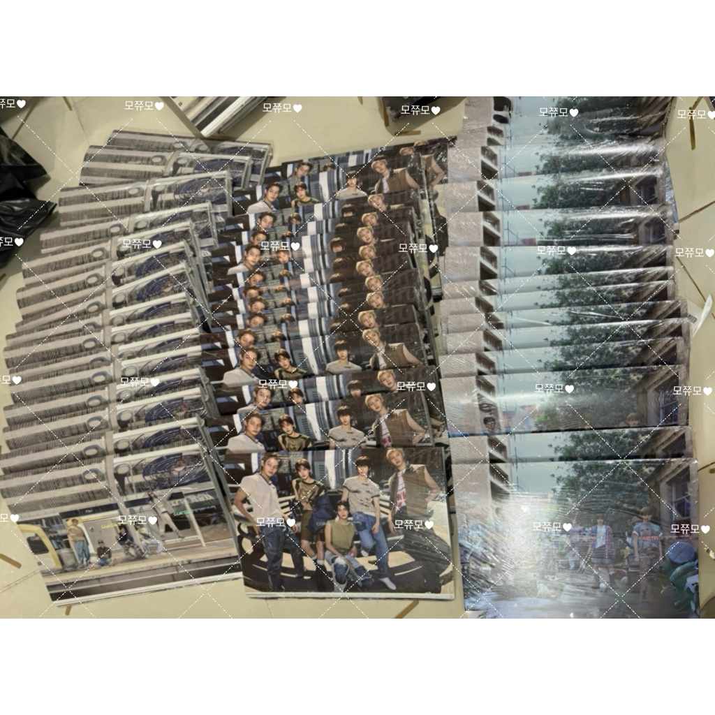 cortis  coler outside photobook ver.  สุ่มเวอ ซื้อสามบั้มได้ครบสามปก