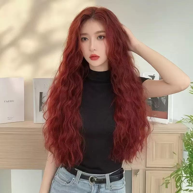 【new】สีแดงวิกผมหยักศก พร้อมหน้าม้า สําหรับผู้หญิง คอสเพลย์ ปาร์ตี้ วิกผมทนความร้อน วิกผมผู้หญิง