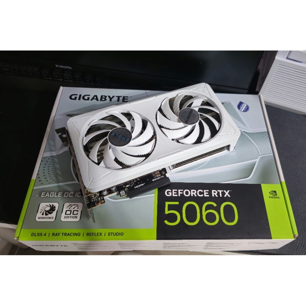 Nvidia Rtx5060 8GB Gigabyte สีขาว 2พัดลม(มือสอง)