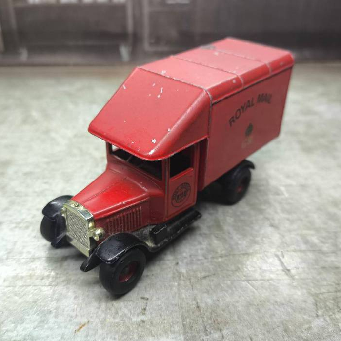 MATCHBOX โมเดลรถเหล็ก รถส่งไปรษณี (แมทช์บ็อกซ์)  Vintage Retro / Lledo Days Gone Morris Parcels Van 