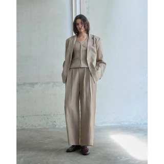 STUDIO UNKNOWN - SS26 Anna Pleated Trousers กางเกงพลีทตกแต่งกระดุมปรับระดับช่วงเอว