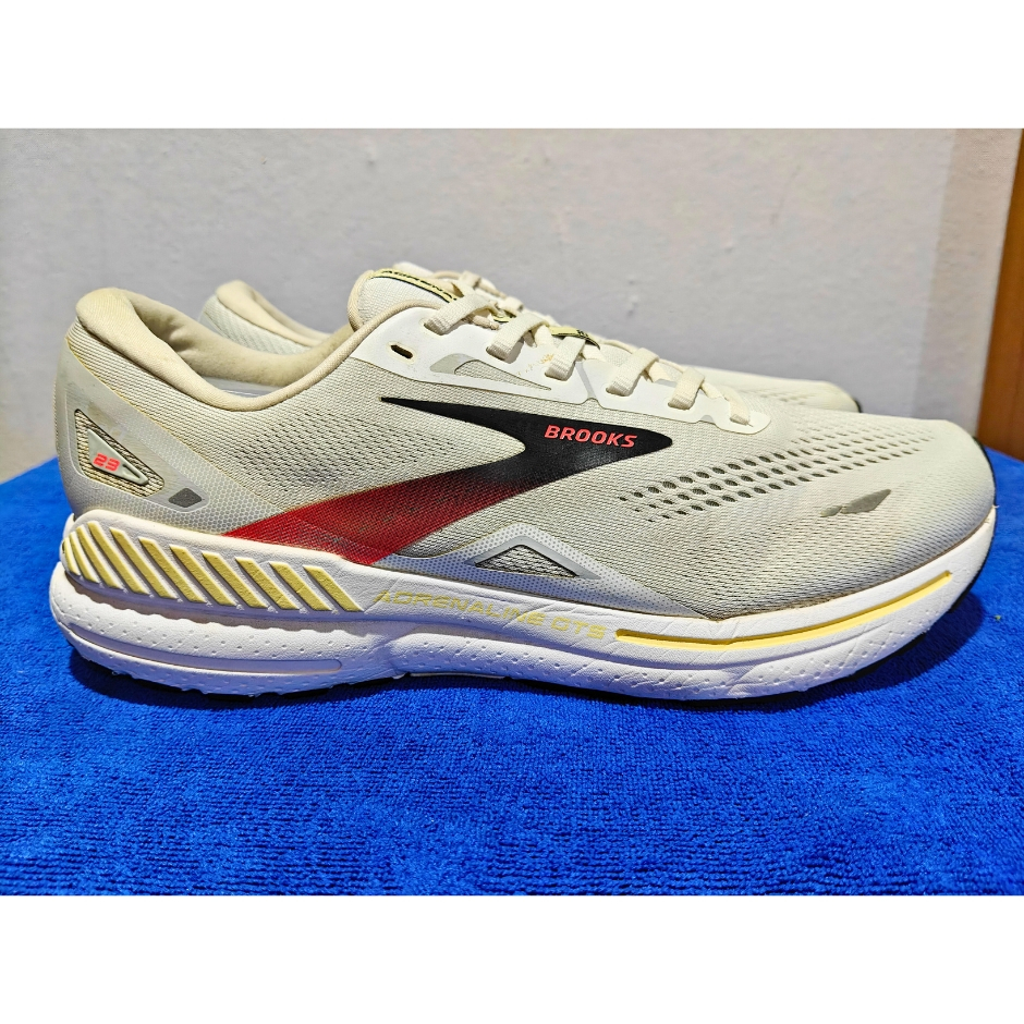 รองเท้าวิ่งมือสอง Brooks Dyad 11 ไซส์ 10US / 42EUR / 27CM (Medium B)