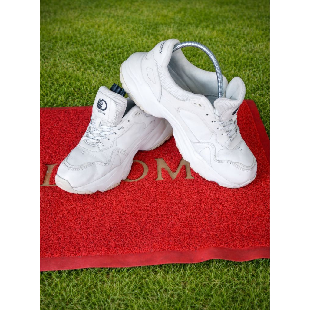 รองเท้าแบรนด์เนมdiscovery ขนาดเบอร์ 42