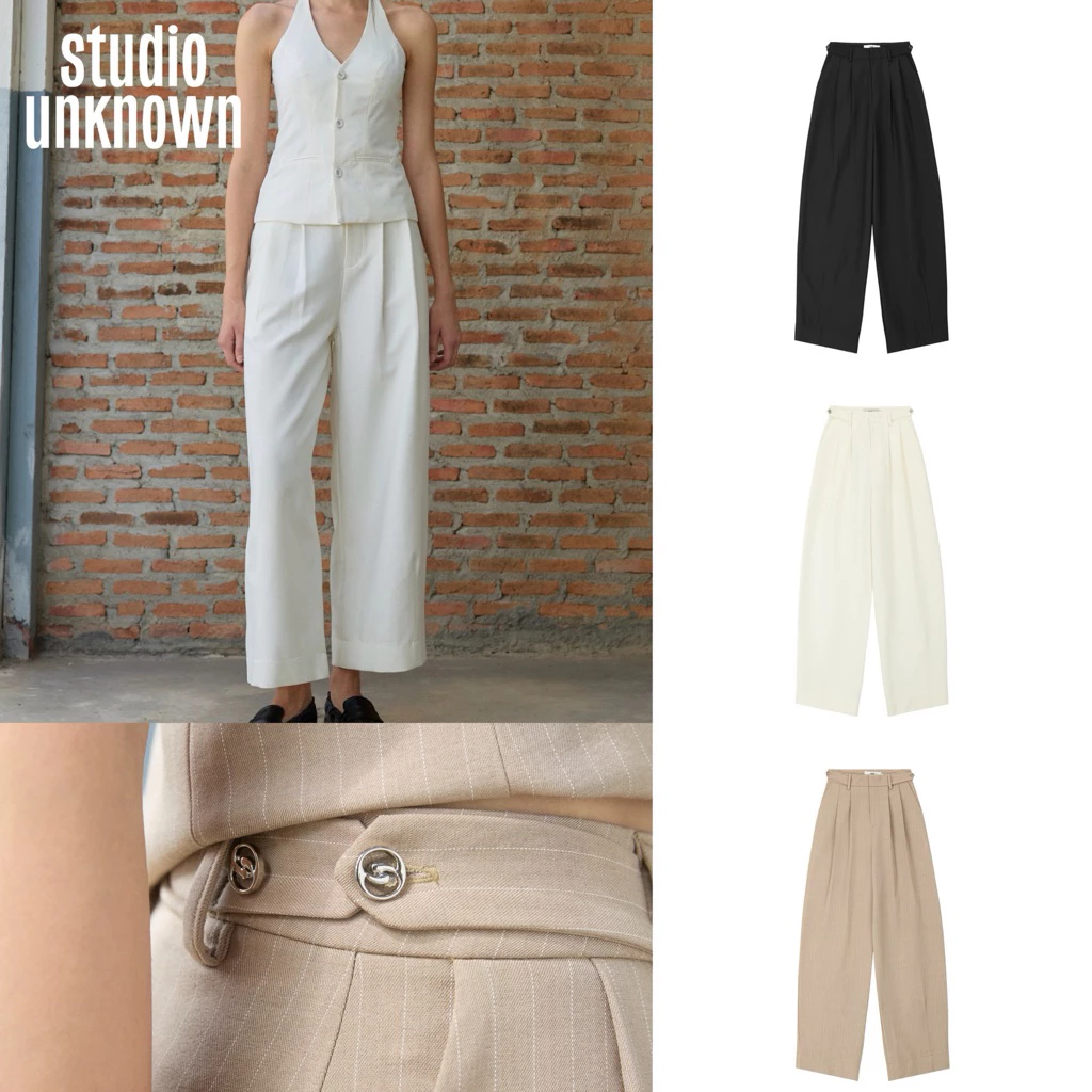 STUDIO UNKNOWN - SS26 Anna Pleated Trousers กางเกงพลีทตกแต่งกระดุมปรับระดับช่วงเอว