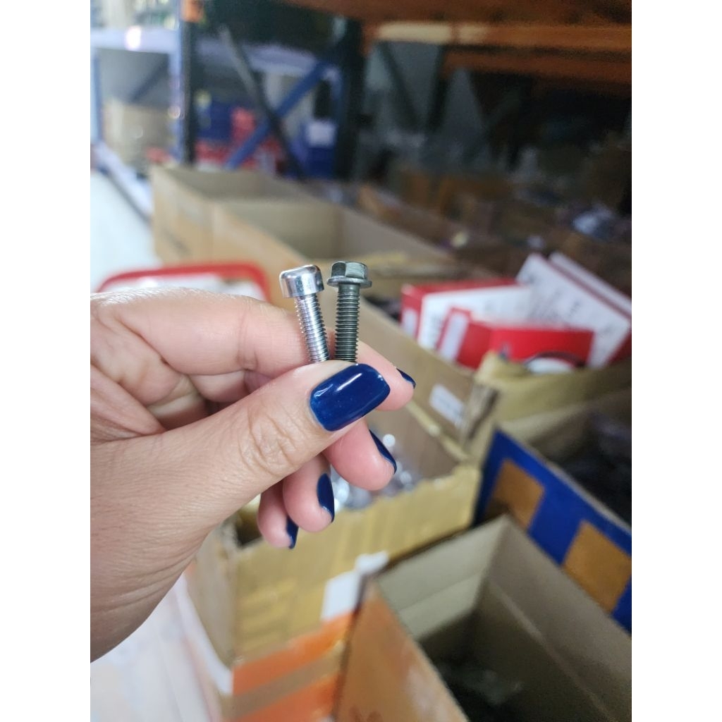 น็อตเดิม น็อตประกับ 1 ชุด 4 ตัว รถมอเตอร์ไซค์ #sfshop