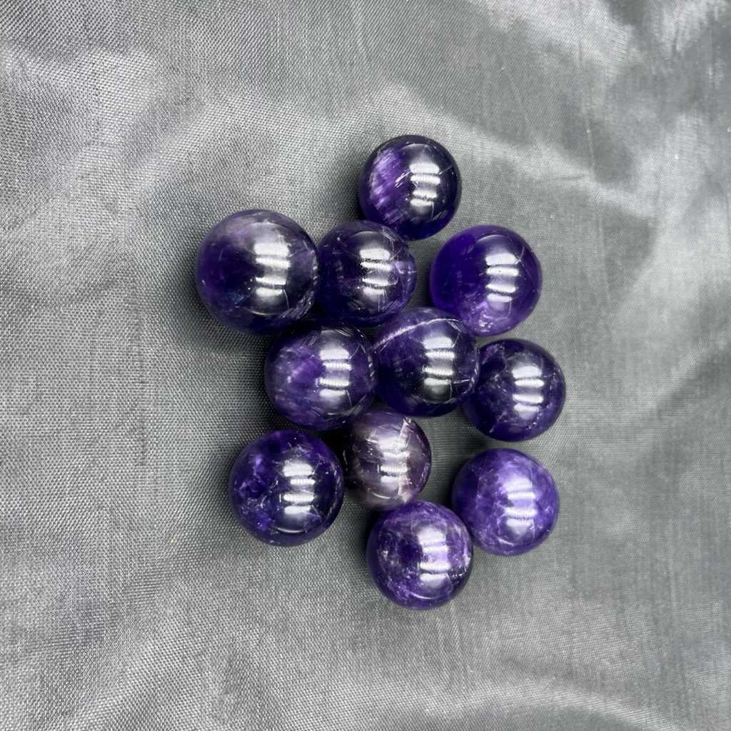 Amethyst Sphere 30mm Natural Stone ลูกแก้วอะเมทิสต์แท้ 3ซม. หินสีม่วงธรรมชาติ