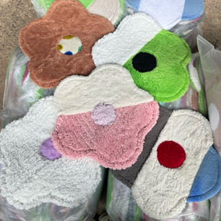 พรมเช็ดเท้าขนนุ่มรูปดอกไม้คละสียกโหล 12 ชิ้น