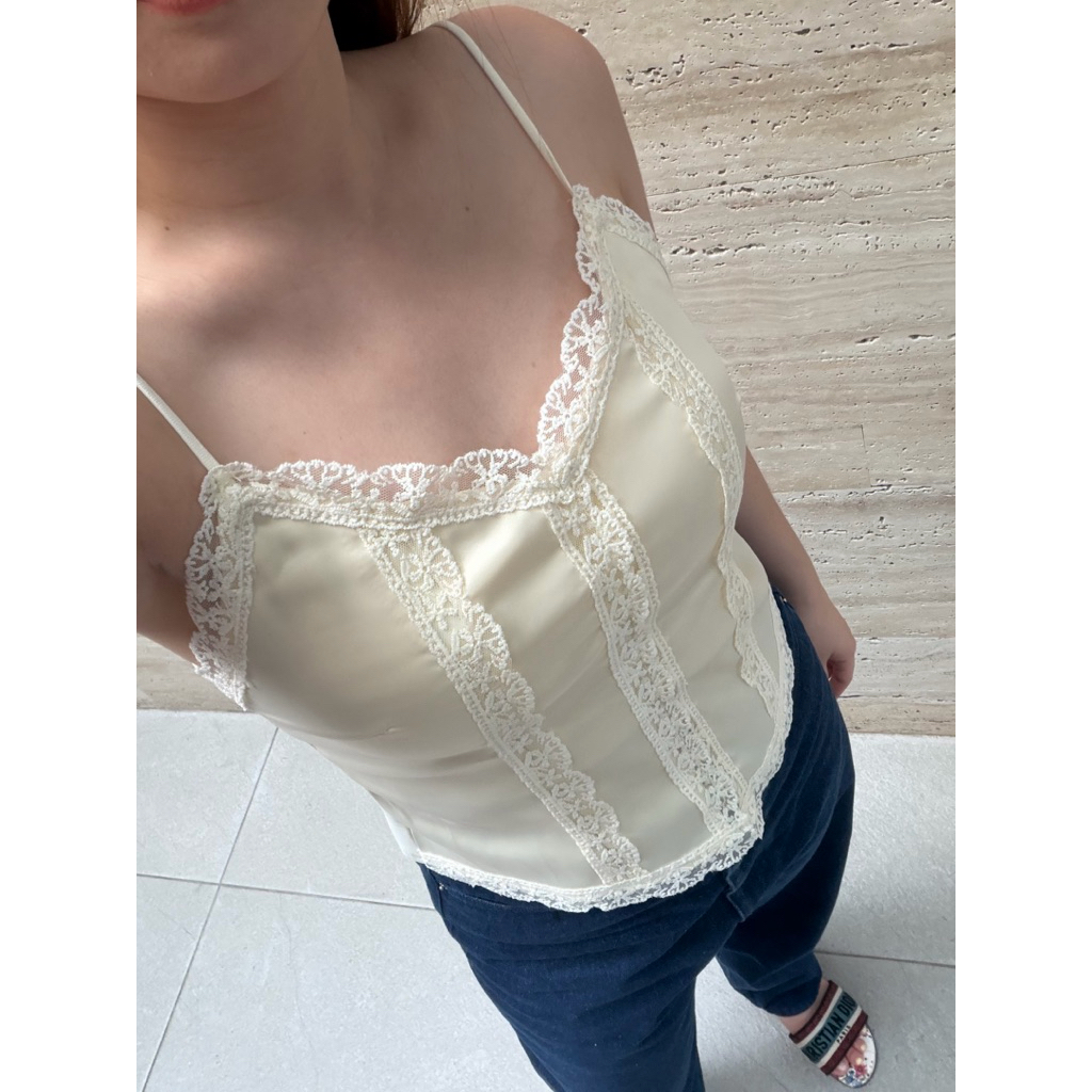 Pure Lace สายเดี่ยวดีเทลลูกไม้