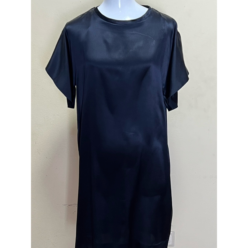 ❤️COS เดรสคอกลม แขนสั้น