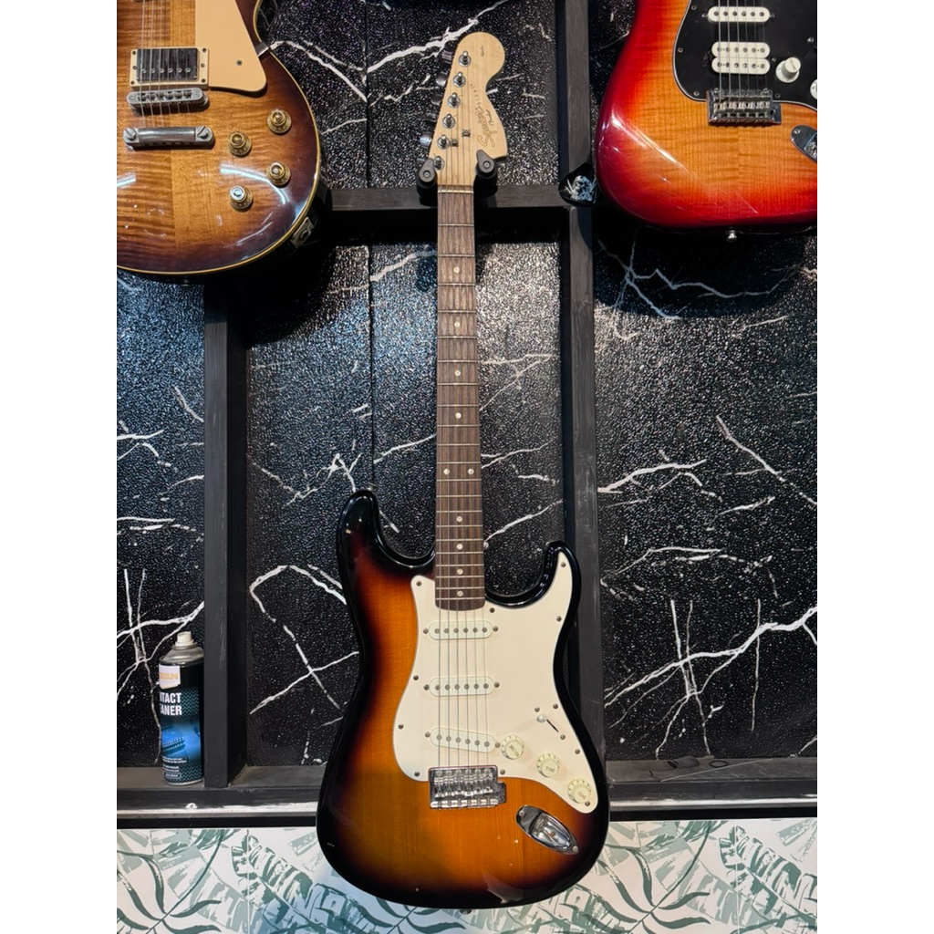 กีตาร์ไฟฟ้ามือสอง squier affinity stratocaster