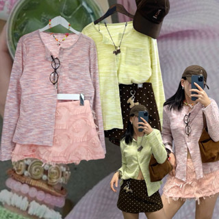 pocket u top.💗💛 เสื้อคอกลม แขนยาว คอu แต่งกระดุม แต่งกระเป๋า…