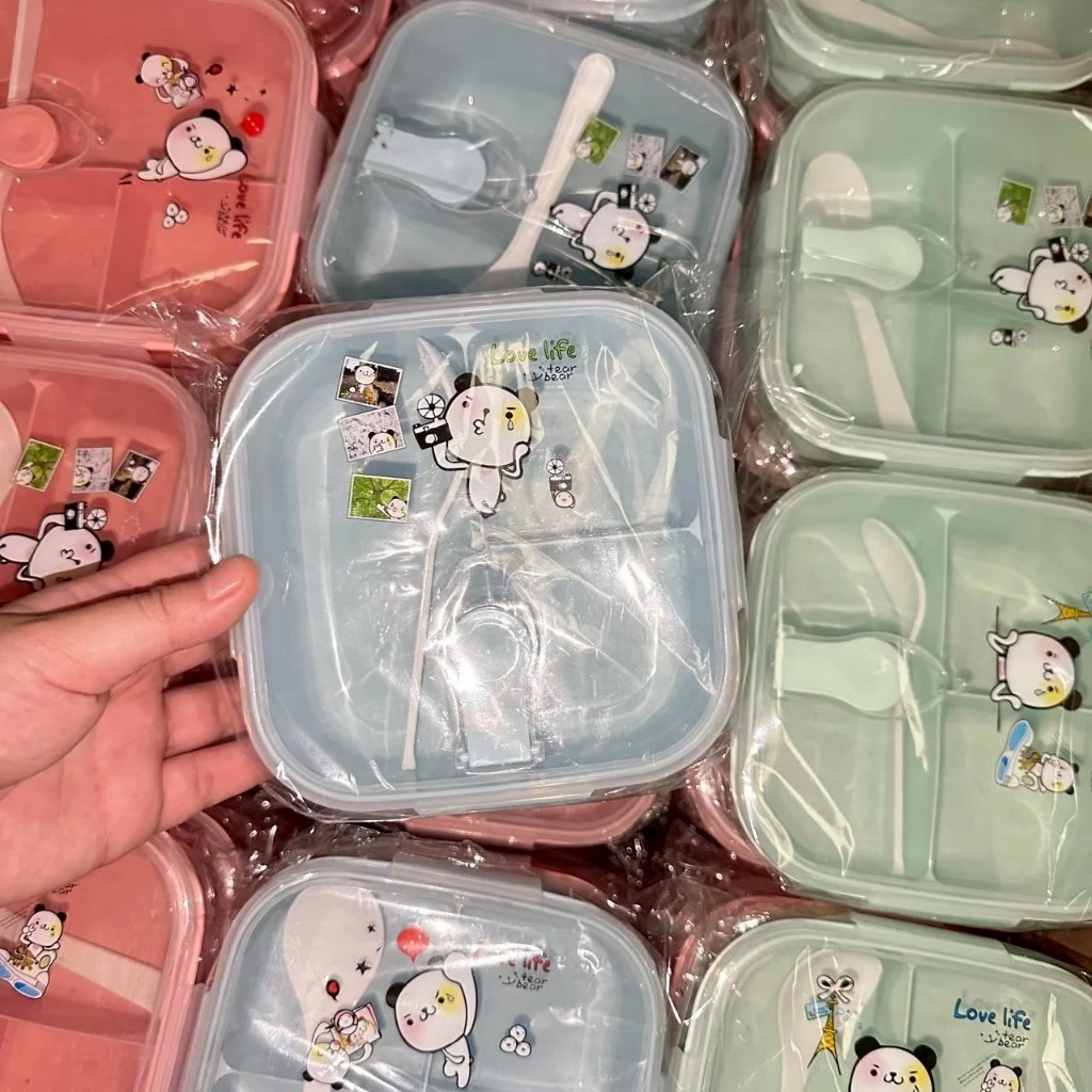 [ยกโหล12ใบ] กล่องข้าวเหลี่ยม 3ช่อง มีช้อน คละสี