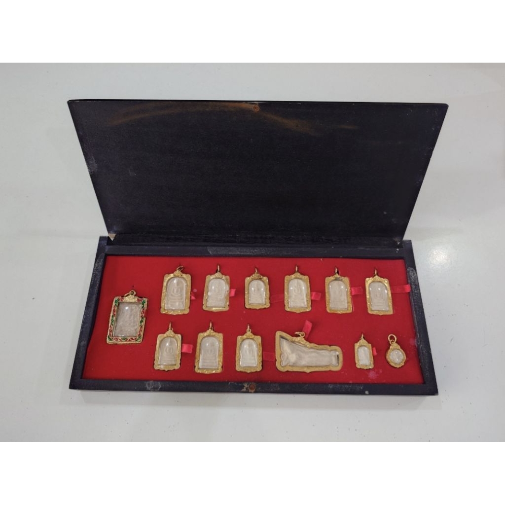 พระสมเด็จบางขุนพรหม ย้อนยุค 09 ชุดกรรมการ 13 องค์ เนื้อผงสมเด็จเก่า วัดระฆังโฆสิตาราม วรมหาวิหาร คณะ