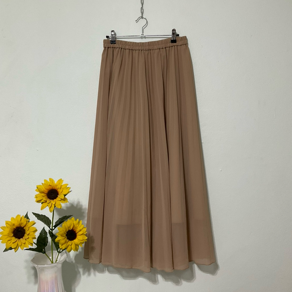 SK503 กระโปรงพลีทผ้าชีฟอง GU สีน้ำตาลไซส์ L เอว28-30“ยาว35.5”พลีทพริ้วๆสวยมาก