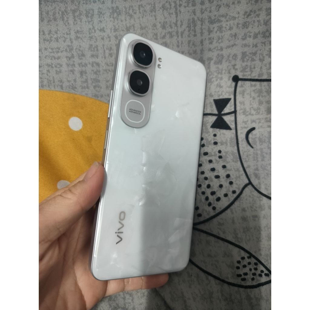 Vivo y31 5g ram 8/256 มือสองสภาพใหม่มาก