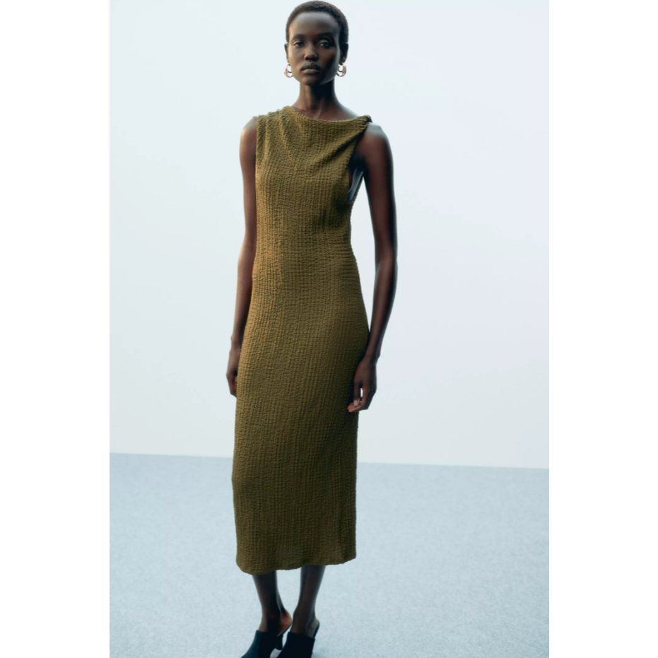 H&M(เอชแอนด์เอ็ม) เดรสผ้าจอร์เจ็ตต์ผิวสัมผัสละเอียด Women Textured jersey dress 1325247_1