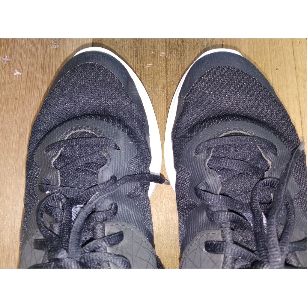 รองเท้ามือสอง ยี่ห้อASICS สีดำ
