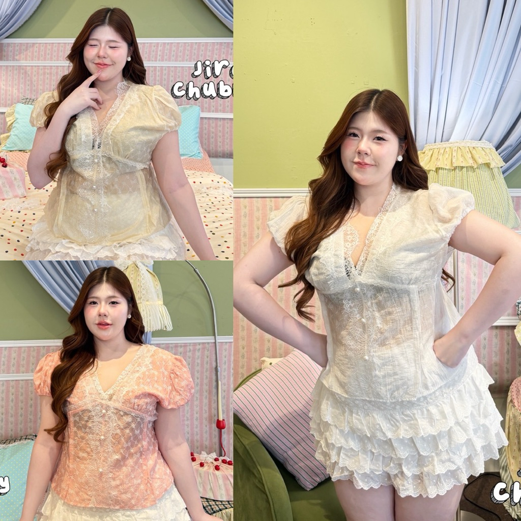 /JR/ เสื้อแขนตุ๊กตาแต่งลูกไม้ทั้งตัว ฟรีไซส์อก38-50 งานแต่งกระดุมมุก สม็อคเอวจับจีบข้าง ผ้าโรซี่พิมพ์ลายโบว์ น่ารักมาก