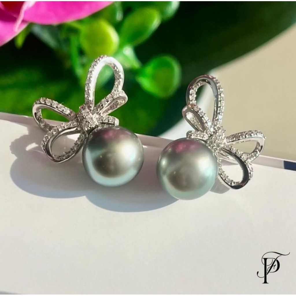 10.1 mm Tahiti Pearl Ribbon Earrings 🎀