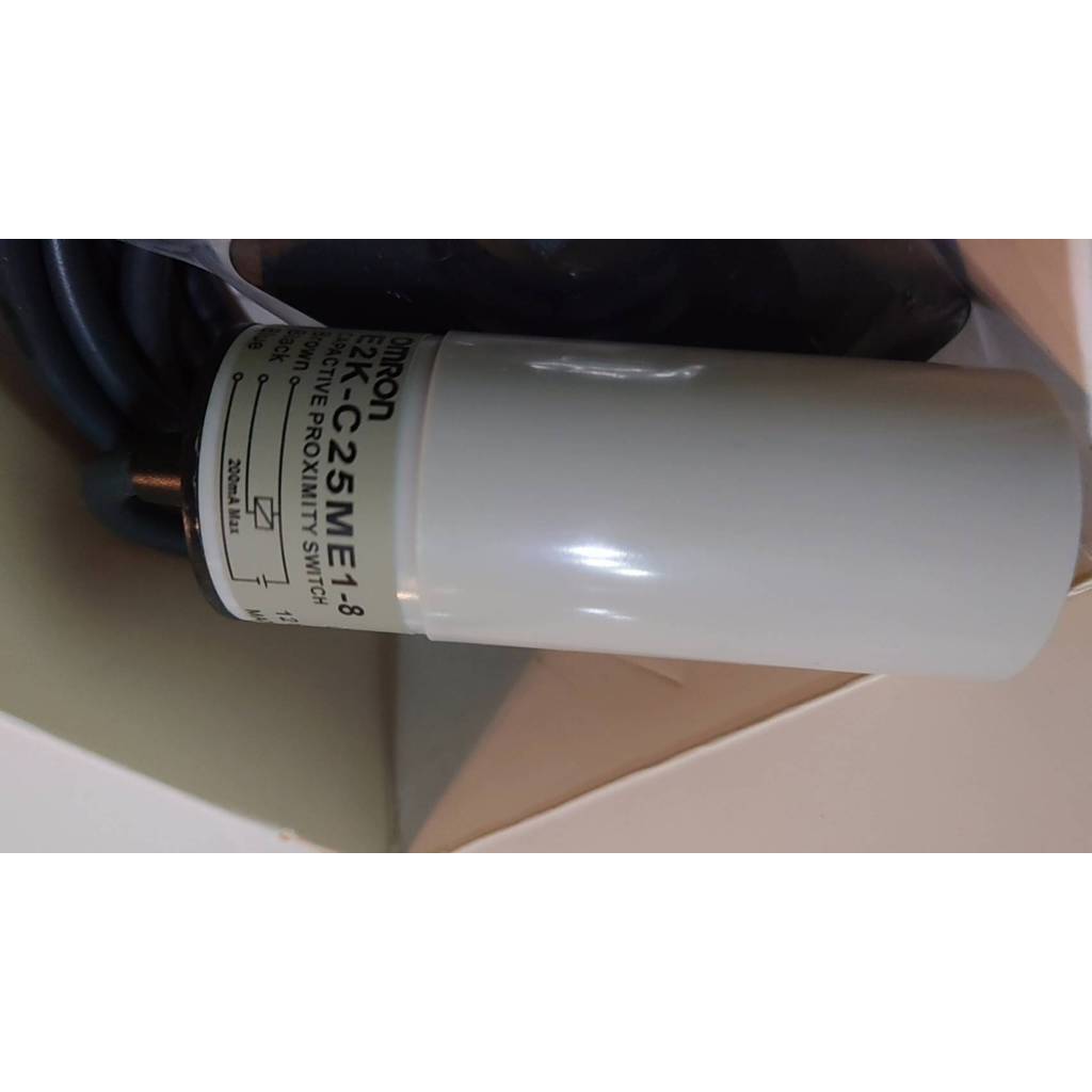 E2K-C25ME1-8 12-24VDC 2m.