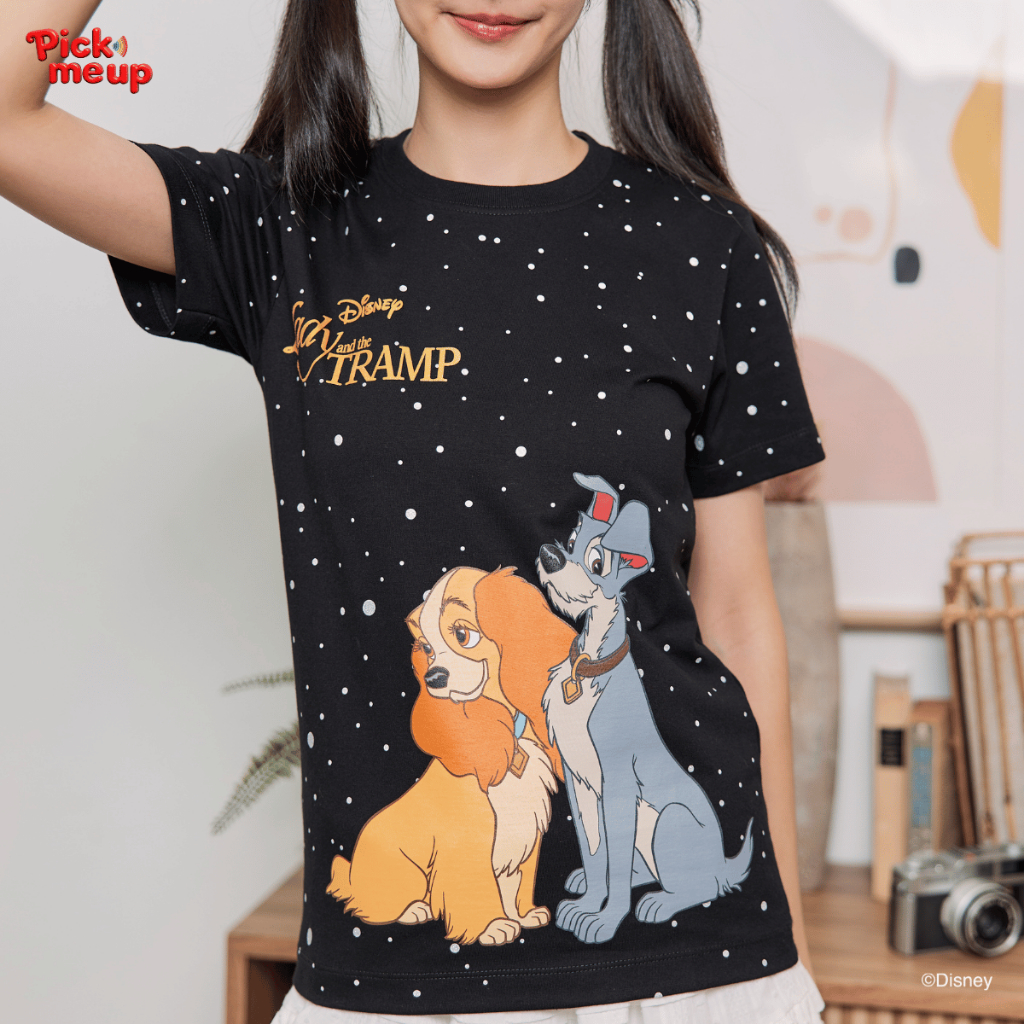 PickMeUp เสื้อยืดพิมพ์ลาย Lady and the Tramp Snow ลิขสิทธิ์ Disney