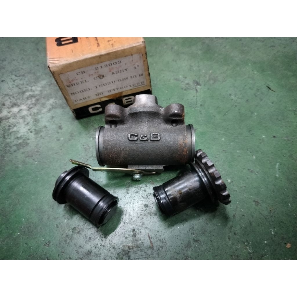 กระบอกเบรคหลัง TL 250 ขนาด1นิ้ว ขวาล่าง ไม่มีไล่ลม 947601635 ของมีตำหนิ