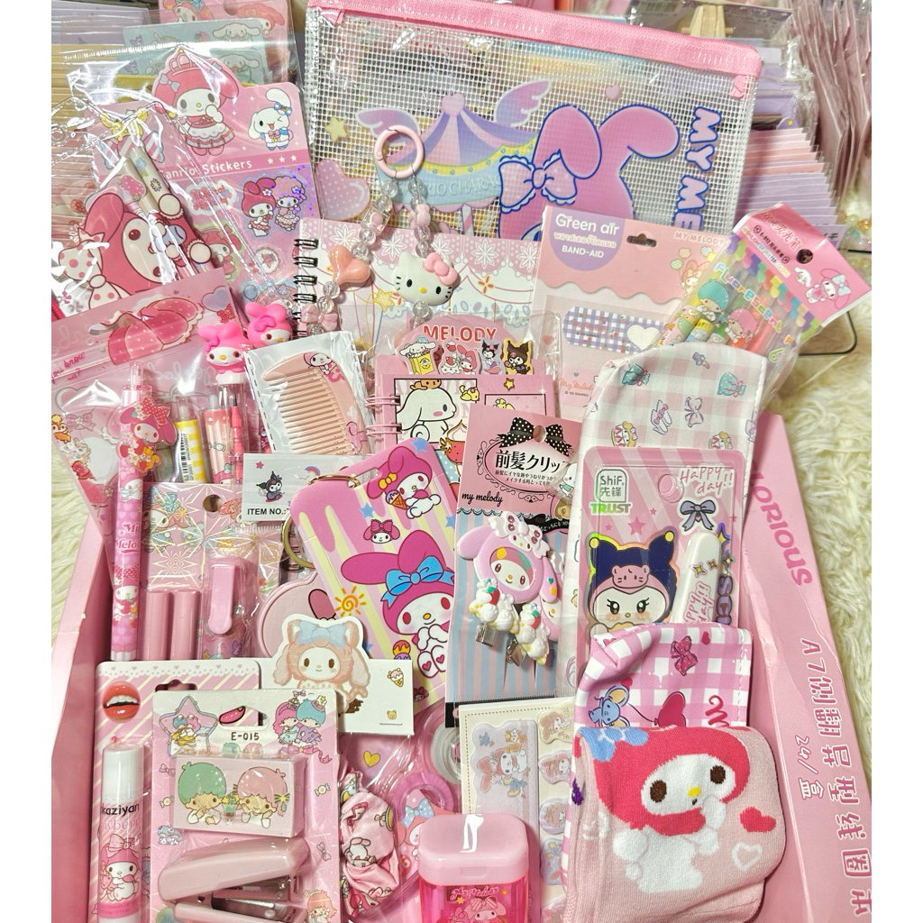เซ็ทเครื่องเขียน SANRIO และ กิ๊ฟช็อปของใช้น่ารักๆ