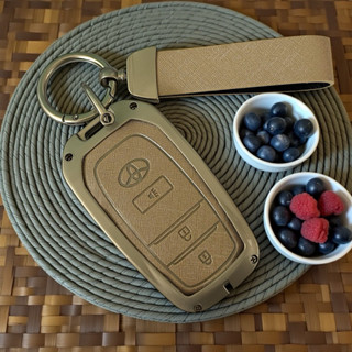 เคสกุญแจรถยนต์ขอบโลหะTOYOTA ,TRAVO