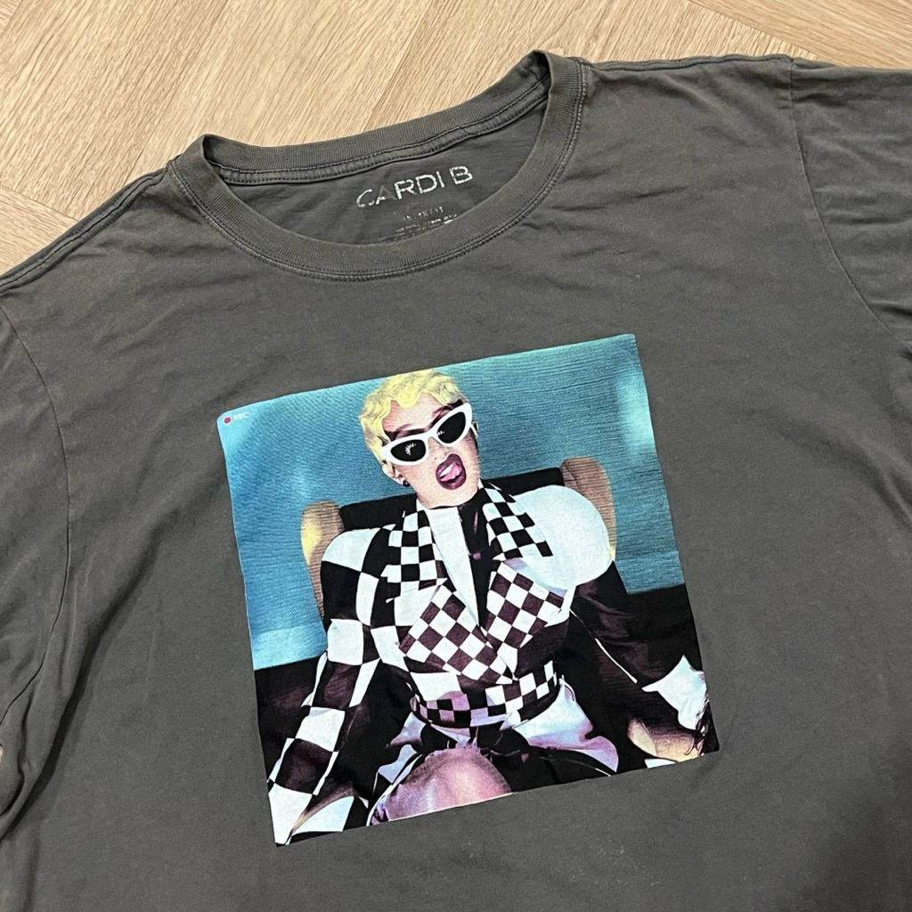 (081105) เสื้อยืด Cardi B size XL