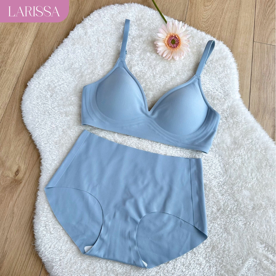 LARISSA (บราใส่สบาย-สีฟ้าไอซี่บลู) TINY-V BASIC BRA + BASIC PANTY บราไร้โครง บราใส่สบาย พร้อมกางเกงชั้นในเข้าเซต