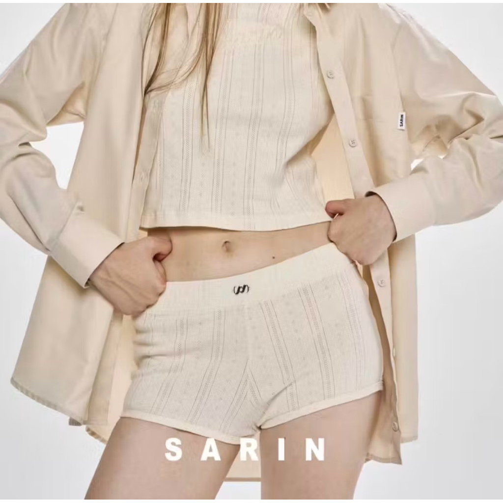 Re Play Classic Shirt จากแบรนด์ sarin.official สีครีม size M