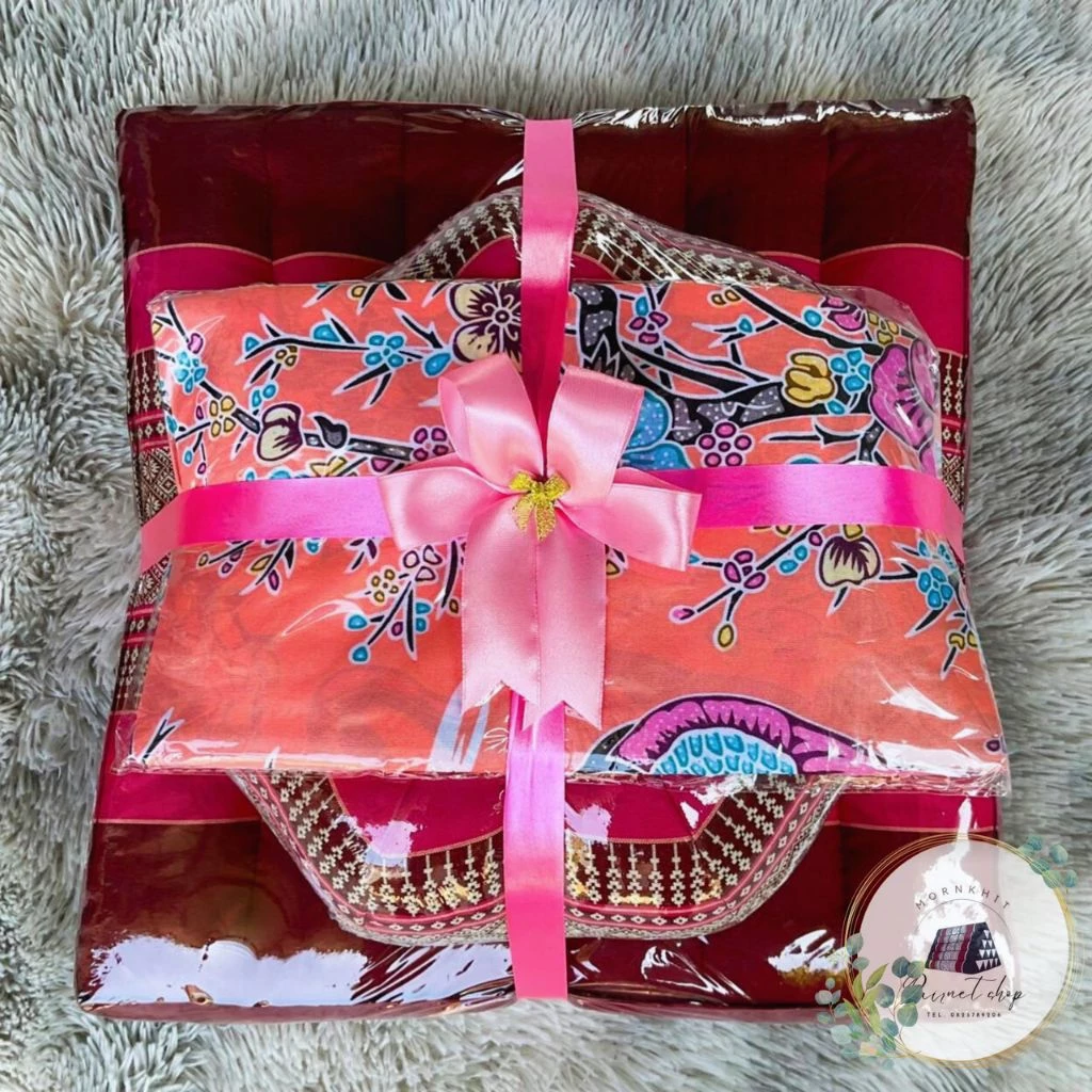 ของรับไหว้ชุดหมอนฟักทอง+เบาะนั่งเล็ก+ผ้าซิ่น/ผ้าข้าวม้า/ผ้าขนหนูราคาส่ง110.-ราคารวมโบว์/ซีนพลาสติกมีบริการป้ายชื่อห้อย