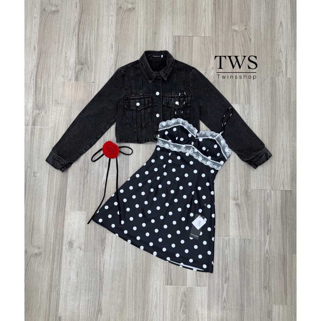 TWINS มินิเดรสลายจุด+เข็มกลัดกุหลาบ+เสื้อคลุมยีนส์