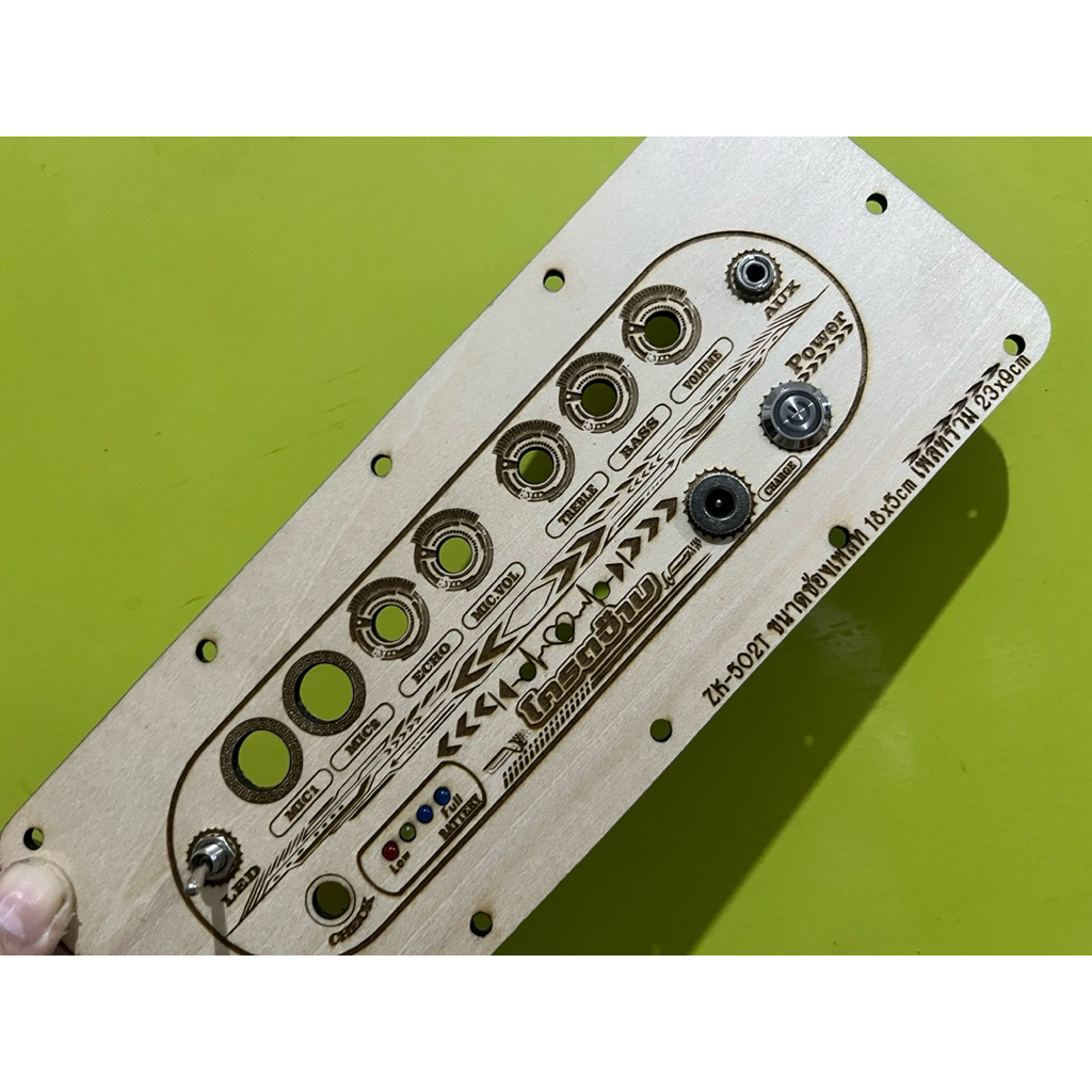 เพลท zk-502T ไม้แกะสลัก3มิล ขนาดช่องเพลท18x5cm