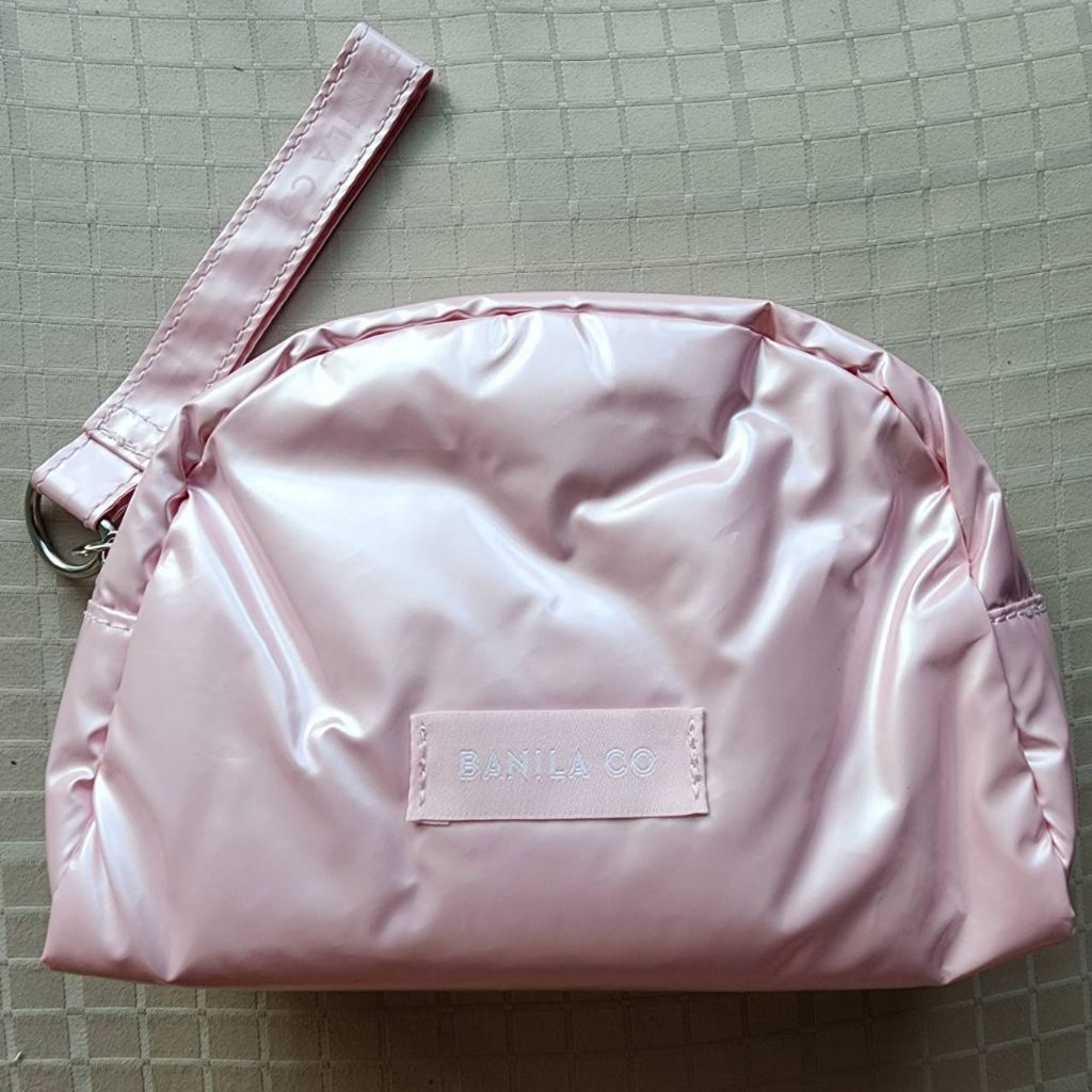 🎀🌓🌗 Banila co Pink Half Moon Padding Pouch