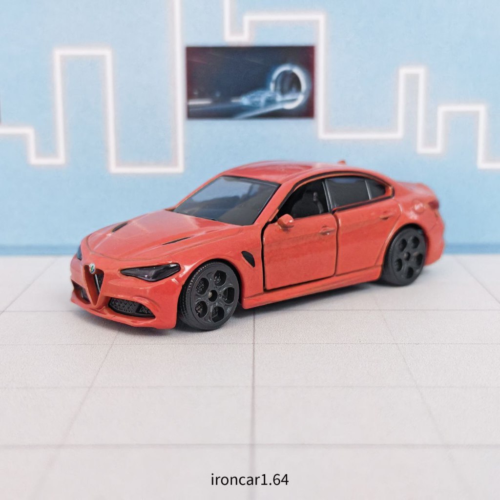 โมเดลรถ majorette alfa romeo giulia สีส้ม