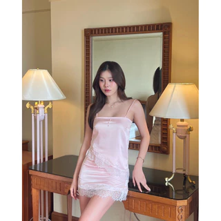 พร้อมส่ง 🪽 L’Amour Secret Collection “Evelynn Set” 👛 เสื้อสายเดี่ยวลูกไม้+กระโปรงลูกไม้ สีชมพูพาสเทล