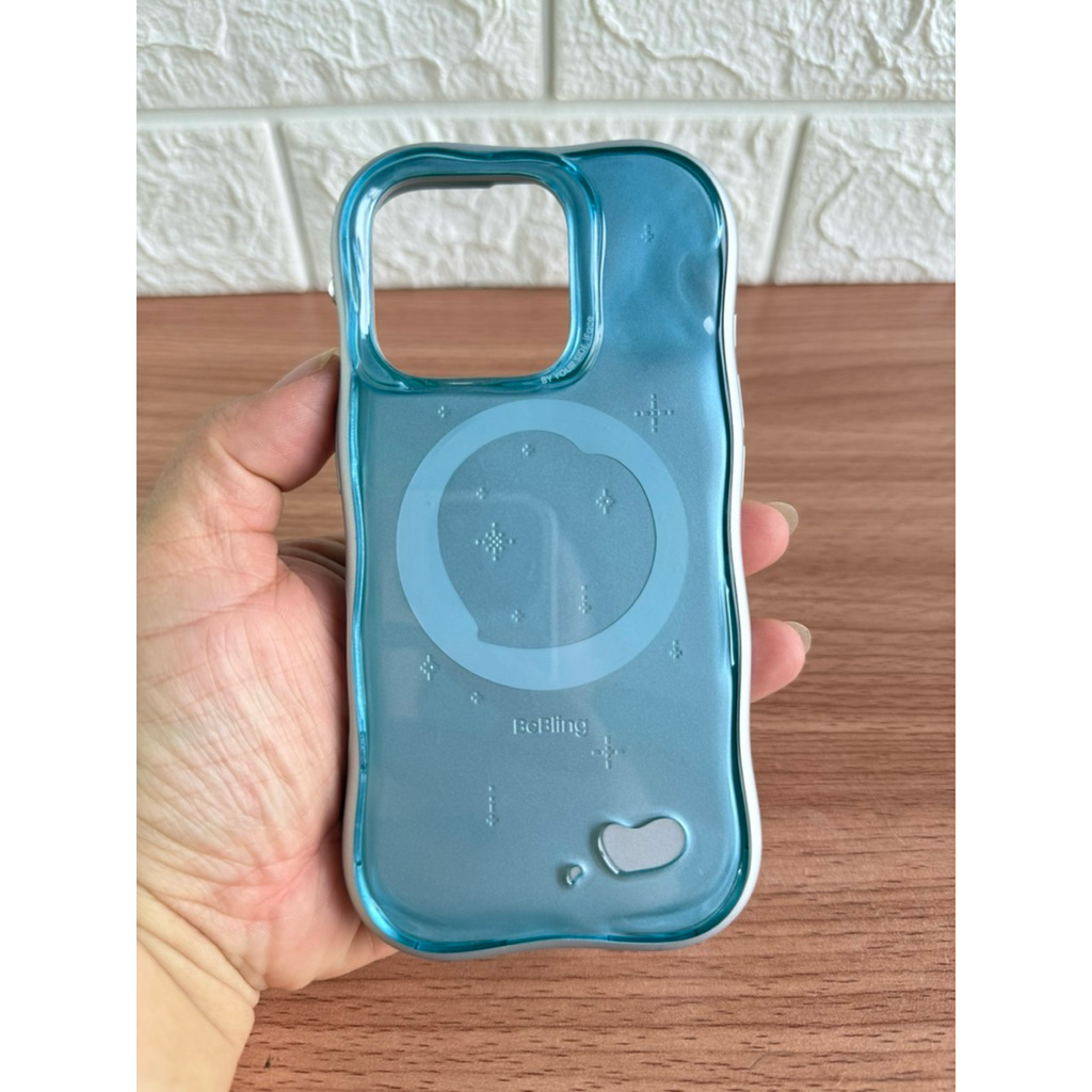 ส่งต่อ เคสแม่เหล็ก รุ่น iphone 16 pro ‼️iface bebling 2 สีฟ้า ของแท้ 💯 จากร้าน 425 degree มีร่องรอยใ