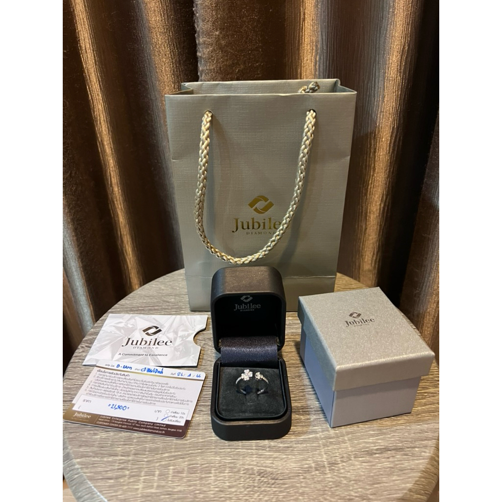 แหวนเงินJubileeขนาด55 ทอง 2.7g เพชร 027*0.20ctsของแท้100%มือสอง สภาพดีกล่องครบใบ เซอ ครบจ้า