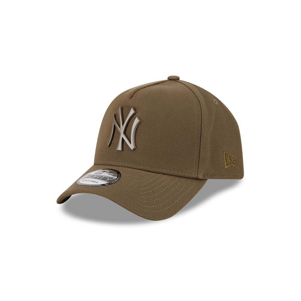 New Era หมวกรุ่น NEW YORK YANKEES METAL BADGE MOSS GREEN 9FORTY AF CAP