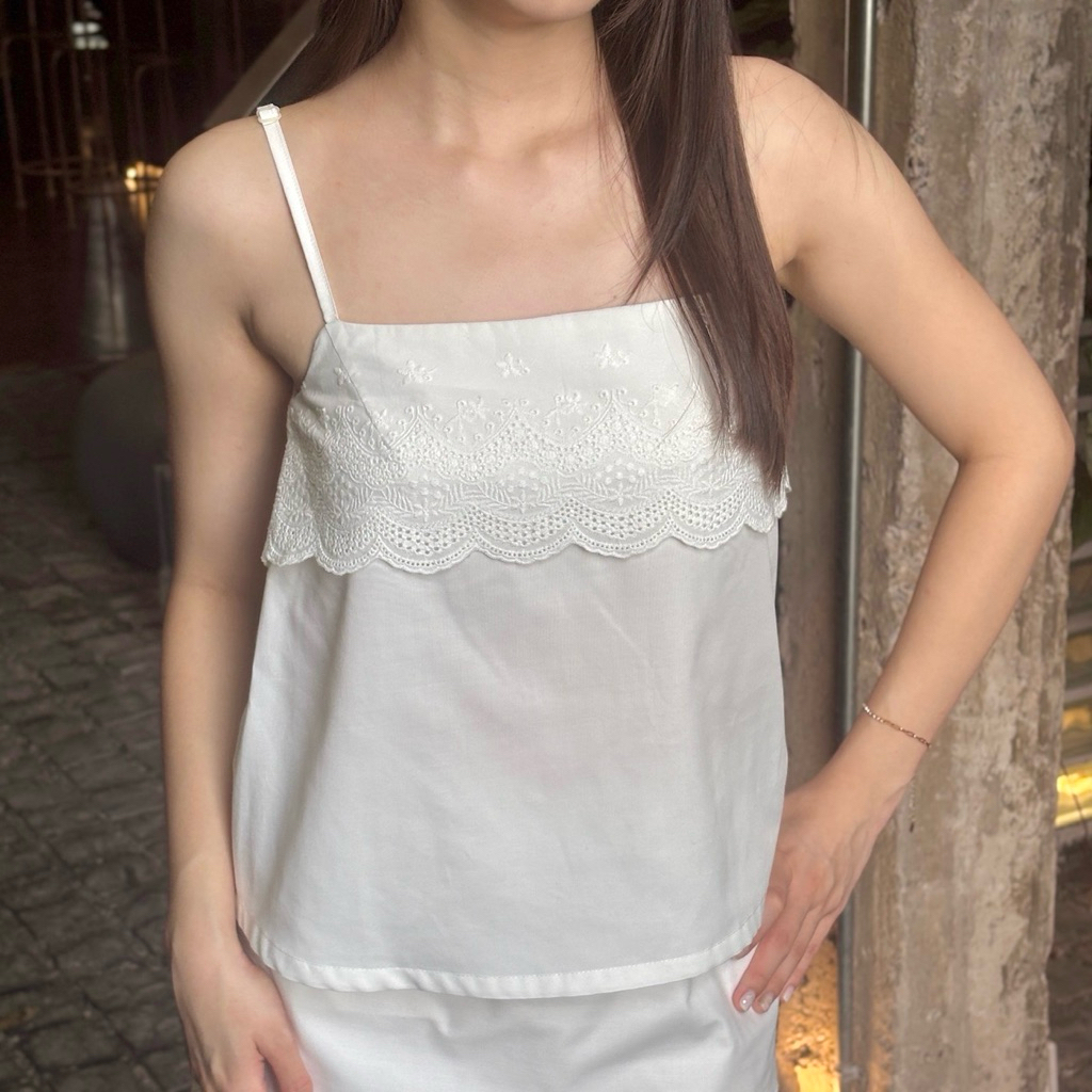 Olivia Top -Blissey.co เสื้อสายเดี่ยวลูกไม้สีขาว สายเดี่ยว