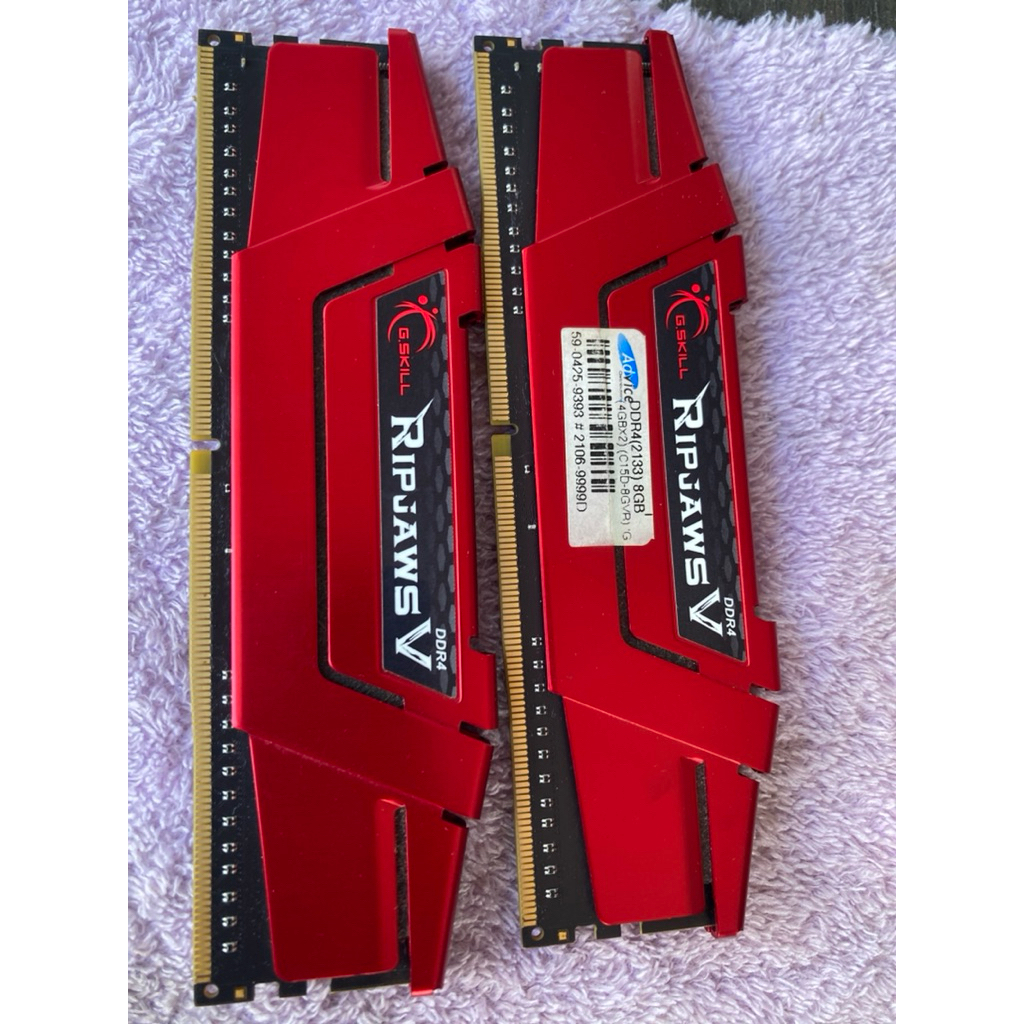 G.skill ddr4 ripjaws v red 4gb*2(8gb)/2133 แรมตัวเทพ แรมแท้ มีแต่ตัว สภาพสวย ไม่มีตำหนิ ปกติทุกอย่าง